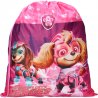 Vrecúško na prezuvky / športový vak na chrbát Tlapková patrola vo veľkofilme - Paw Patrol: The Mighty Movie - motív Adventure City's Heroes. Lícnu stranu zdobí obrázok psích slečien Skye a Zumy. Druhá strana je jednofarebná - ružová. Vďaka uchyteniu šnúrok aj v spodných rohoch je možné tento vak nosiť aj na chrbte. Je ideálny do školy, či do škôlky ako sáčok na papuče, veci do telocviku, alebo na výtvarku, či ako vak na chrbát napríklad na výlet. Jeho rozmery sú cca 44 x 36 cm. Posledný obrázok pri produkte znázorňuje pomer veľkosti tohto športového vaku k postave výšky 110 cm.
TIP • Ak si aj vaše dievčatko obľúbilo príbehy „labiek“, prezrite si celú našu ponuku produktov s motívom Paw Patrol.