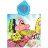 Bavlnená osuška s kapucňou/detské pončo s motívom Spongebob a Patrick. Toto osuškové pončo je vyrobené z príjemne jemného a dobre savého 100% bavlneného froté s gramážou 300 g/m². Je ideálne nielen na doma po kúpeli, ale aj na kúpalisko, alebo na pláž. Rozmery tohto detského ponča sú 55 x 110 cm, je teda vhodné pre deti od 3 do 6 rokov.
Tento produkt získal medzinárodný certifikát OEKO-TEX STANDARD 100, ktorý zaručuje rozmerovú a farebnú stálosť materiálu aj to, že výrobok neobsahuje škodlivé látky.
TIP • Pokiaľ si aj vaše dieťa obľúbilo príbehy morskej huby SpongeBoba, prezrite si celú našu ponuku produktov s motívom SpongeBob.