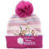 Detská zimná čiapka Ľadové kráľovstvo. Vyrobená z hrejivého akrylového úpletu s nášivkou priateľov z Ľadového kráľovstva a s výšivkou loga Frozen na leme. Ponúkame ju v dvoch farebných kombináciách – sýto ružovej alebo svetlomodrej – v jednej veľkosti 54, teda pre dievčatá približne od 7 do 10 rokov.