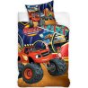 Posteľné obliečky Blaze and the Monster Machines do malej detskej postieľky alebo kolísky. Zdobí ich obrázok monster trucku Plamienka a jeho vodiča AJ v pretekárskej aréne. Súprava obsahuje obliečku na prikrývku 100x135 cm a obliečku na vankúš 40x60 cm.