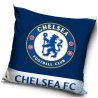 Futbalový vankúšik FC Chelsea s motívom Dark Blue. Obliečka je vyrobená z hebkého velúru s gramážou 190 g/m², veľmi príjemného na dotyk, ktorý si uchováva sýte farby aj po mnohých praniach, so zapínaním na zips. Vo vnútri je výplň zašitá vo vlastnom obale, a je teda vyberateľná. Rozmer vankúša je 40 x 40 cm.